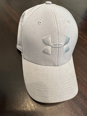 Under Armour Light Gray Baseball Cap with Tonal Logo